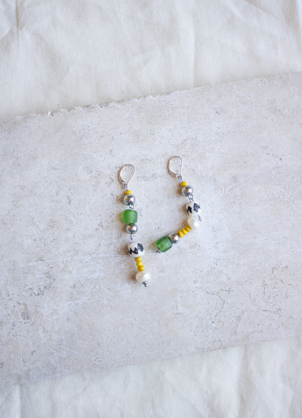 Dangle Earrings yellow/green